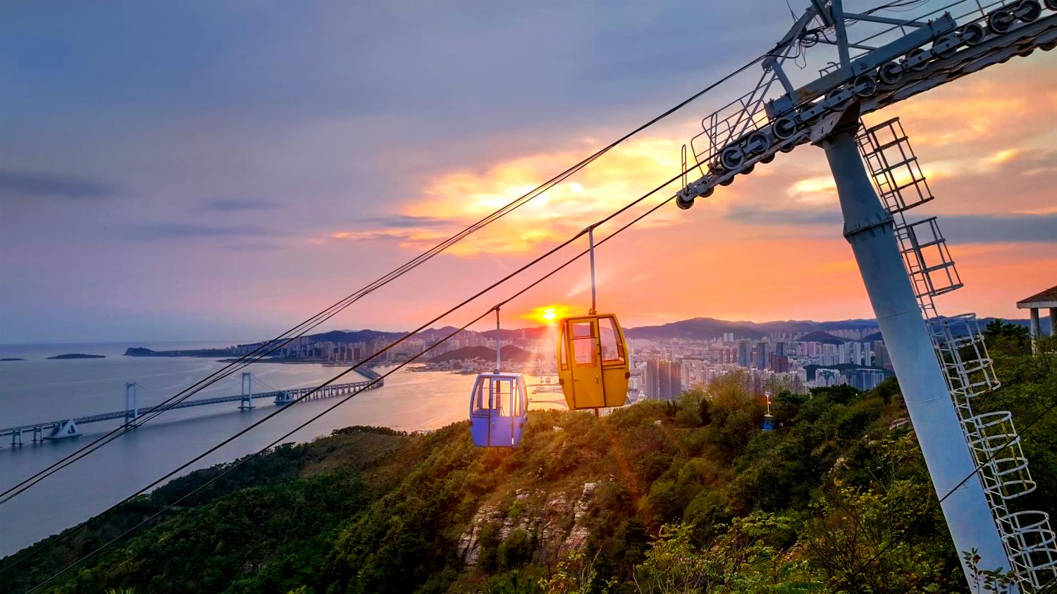 遼寧大連森林公園索道 長(zhǎng)度：1175米，高差：43米，運(yùn)量500人小時(shí)，速度1.05米秒(1).jpg