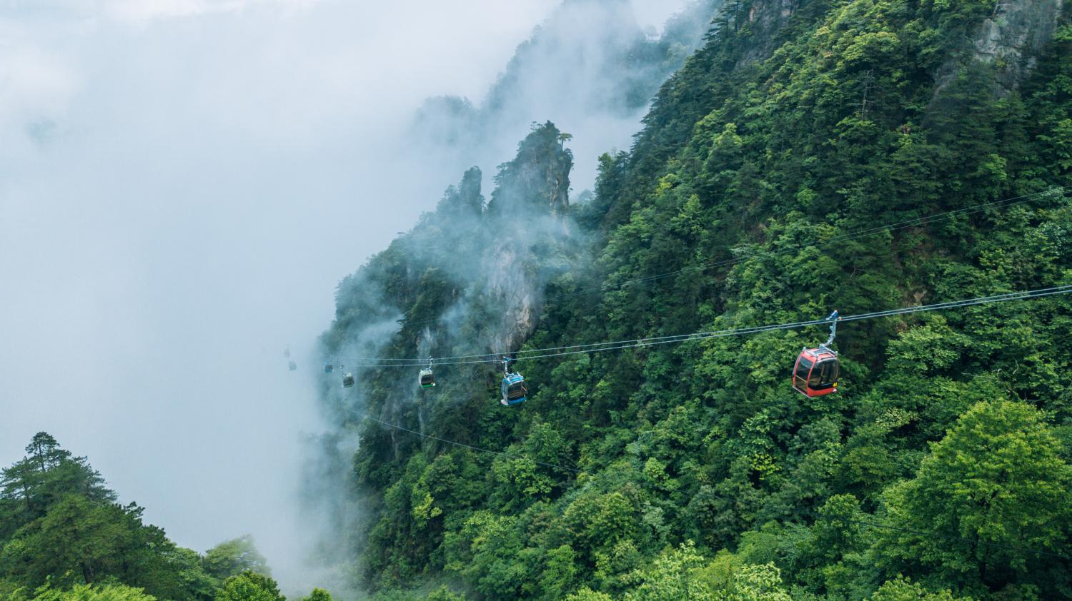 杭州大明山中線脫掛索道 長度1905米 ,高差516米 運量2000人小時 速度6.0米秒(1).jpg